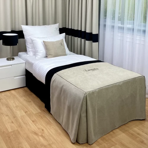 Narzuta na łóżko hotelowe rozm. 90x80x56 cm NARZ503 za 10 szt.